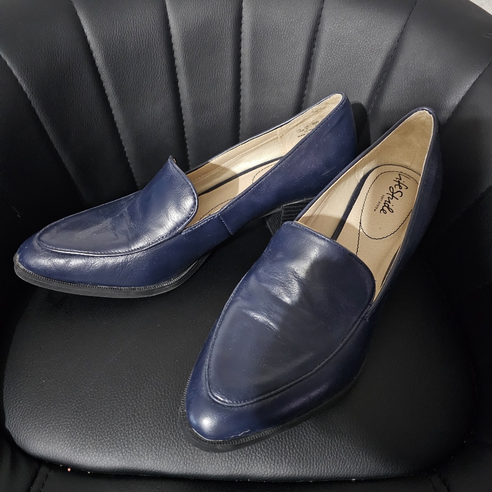 Life Stride Navy shoes Size 10